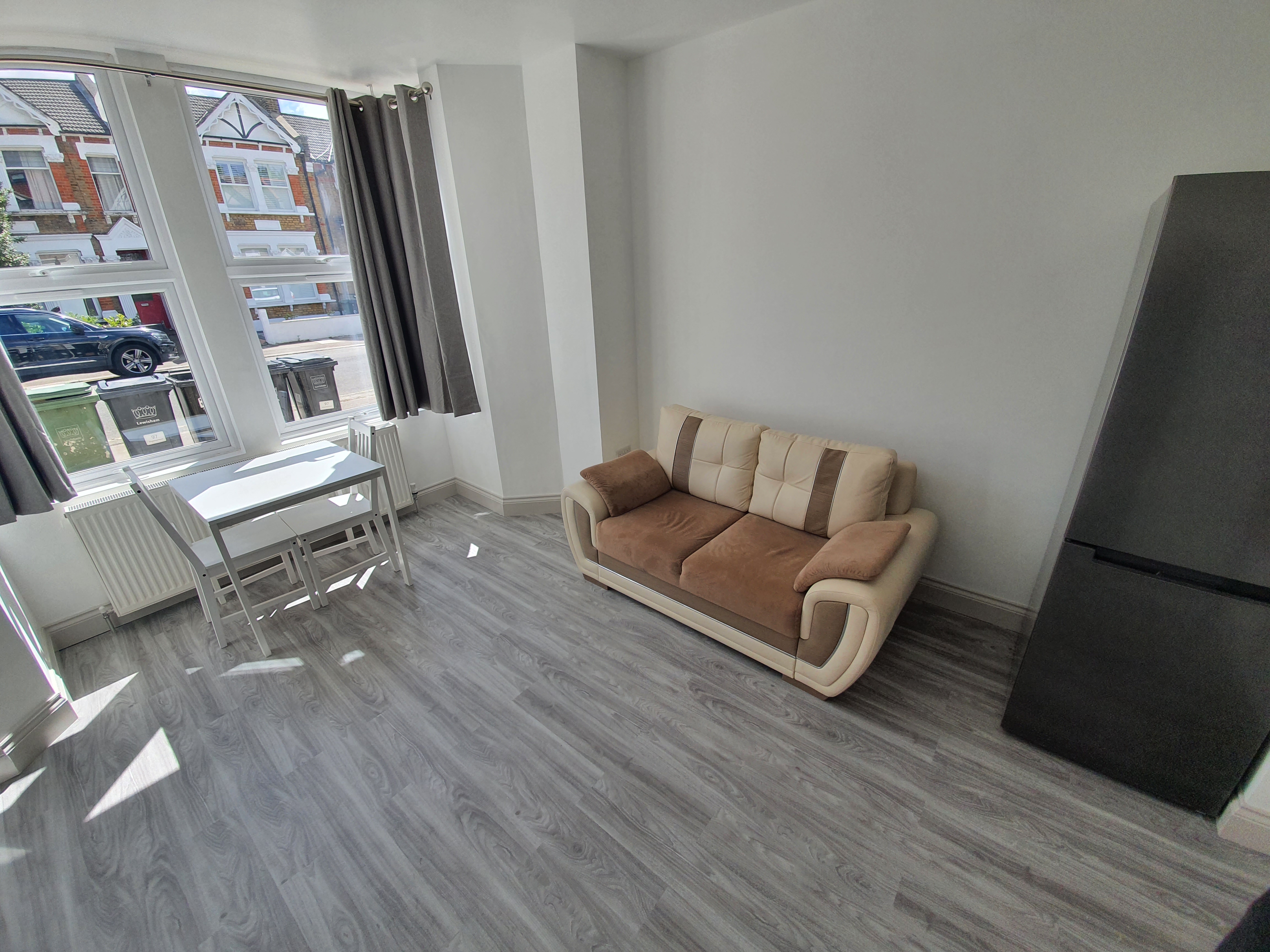 Bright Spacious 1 bedroom flat. All bills included — photo 8